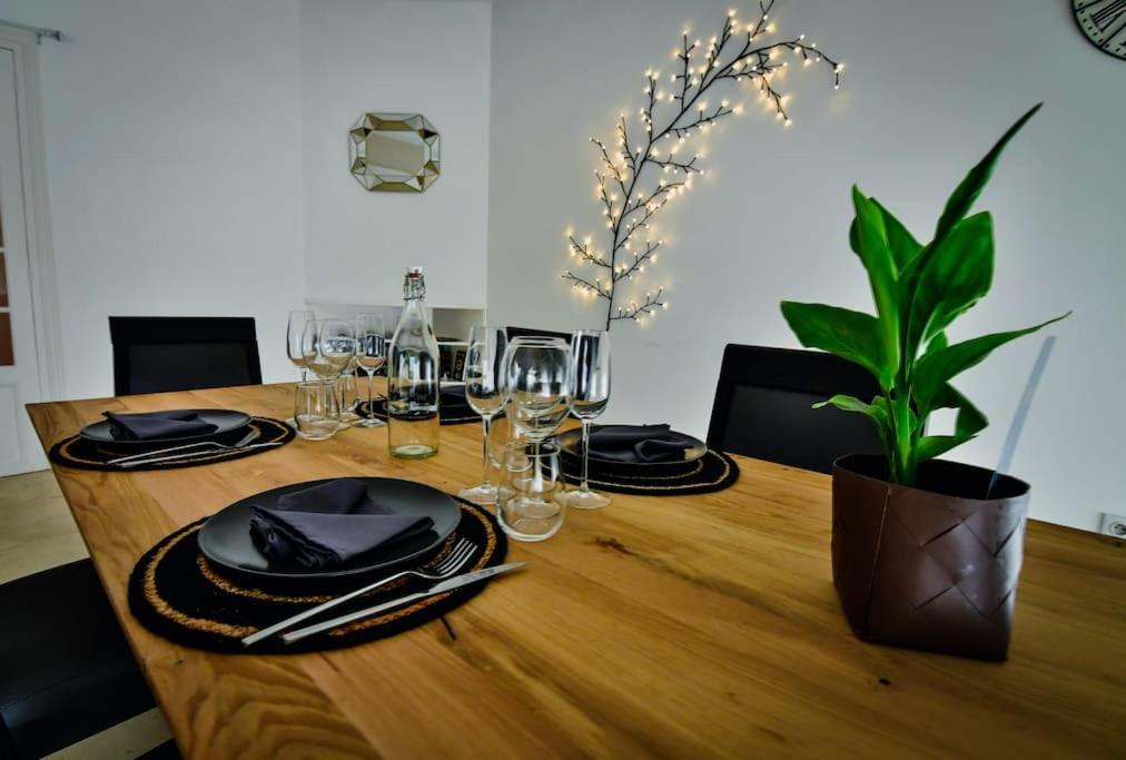 Grand Appartement De Haut Standing En Centre-Ville Montluçon Kültér fotó