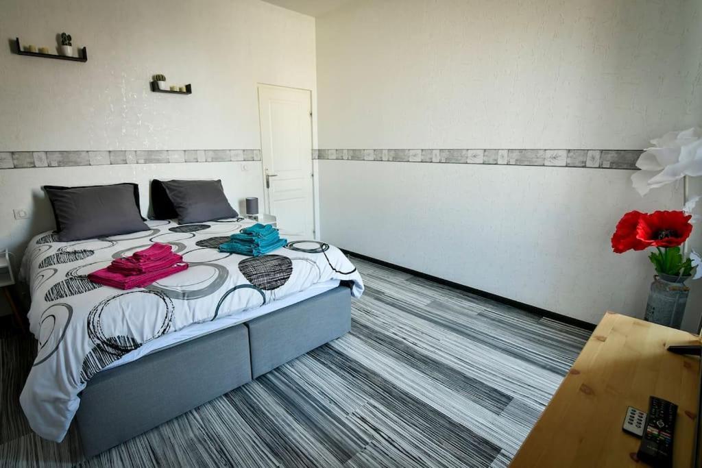 Grand Appartement De Haut Standing En Centre-Ville Montluçon Kültér fotó