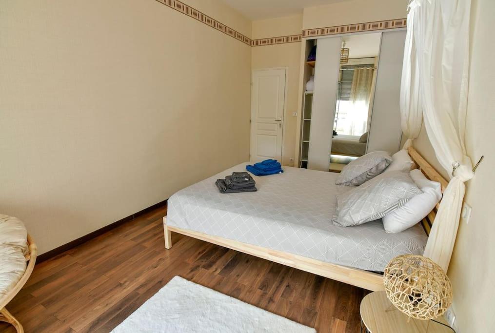 Grand Appartement De Haut Standing En Centre-Ville Montluçon Kültér fotó