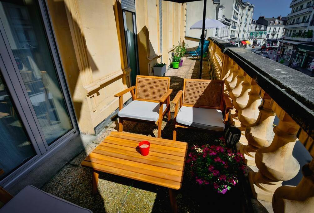 Grand Appartement De Haut Standing En Centre-Ville Montluçon Kültér fotó