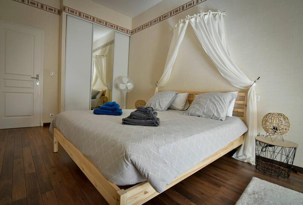 Grand Appartement De Haut Standing En Centre-Ville Montluçon Kültér fotó