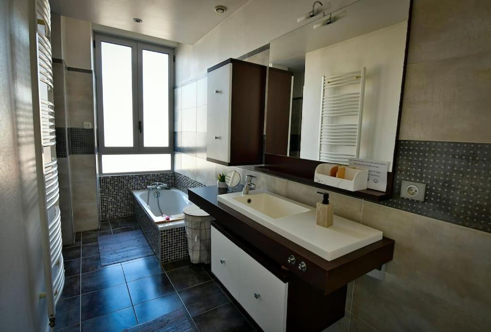 Grand Appartement De Haut Standing En Centre-Ville Montluçon Kültér fotó