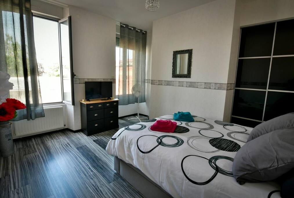 Grand Appartement De Haut Standing En Centre-Ville Montluçon Kültér fotó