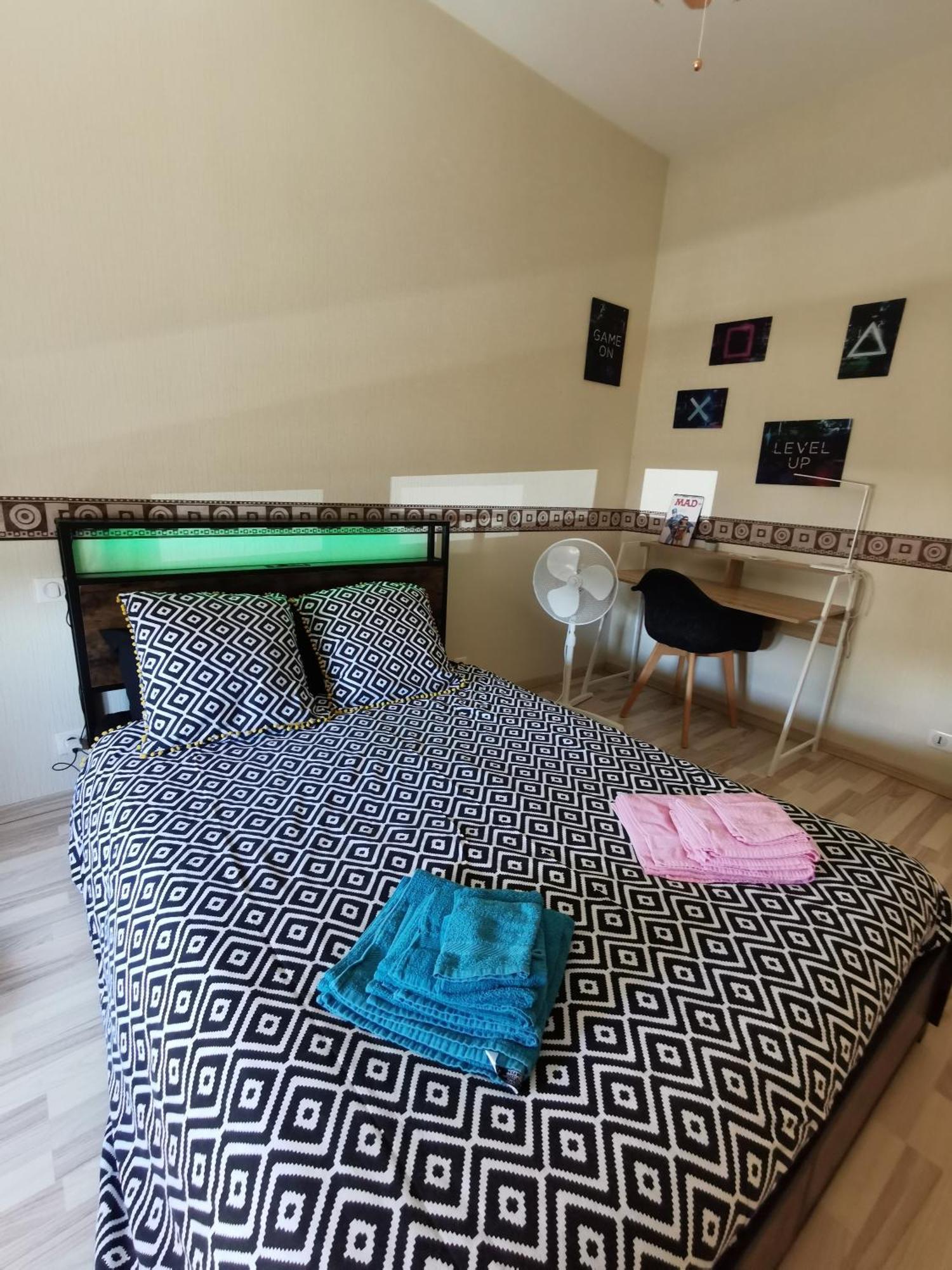 Grand Appartement De Haut Standing En Centre-Ville Montluçon Kültér fotó